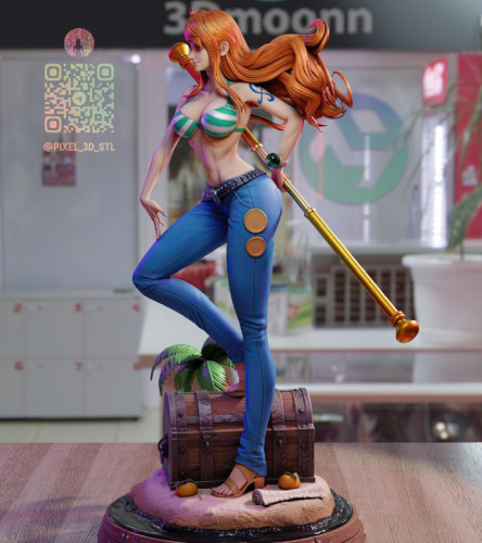Фигурка Нами с посохом у сундука из One Piece, изображение 2