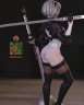 Фигурка 2B с двумя мечами в белом костюме из NieR Automata, изображение 4